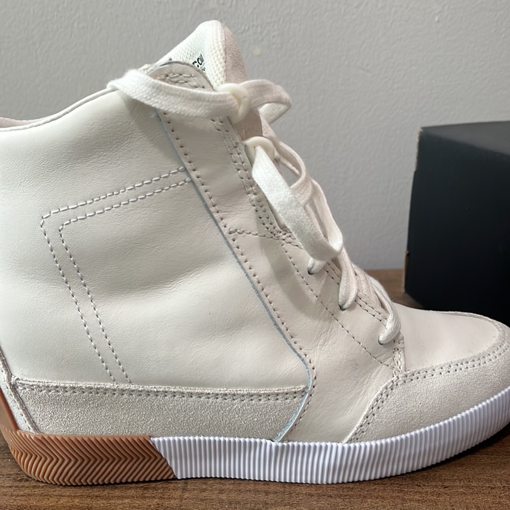 Sorel sea salt out n about wedges size 6.5